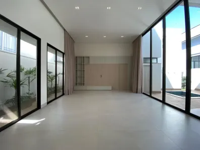 Casa com 3 Quartos à venda, 270m² no Nova Uberlândia, Uberlândia