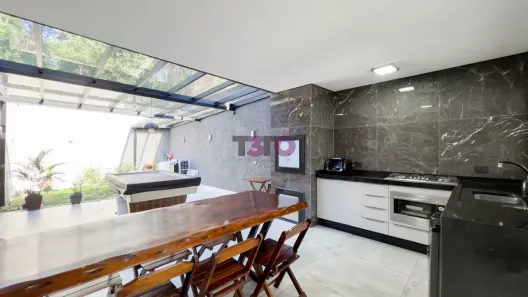 Sobrado com 2 Quartos à venda, 90m² no Xaxim, Curitiba