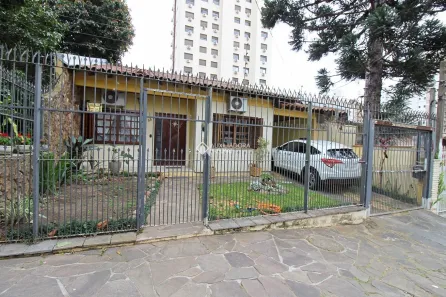 Casa com 3 Quartos à venda, 199m² no Passo da Areia, Porto Alegre
