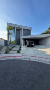 Casa de Condomínio com 5 Quartos à venda, 714m² no Civit II, Serra