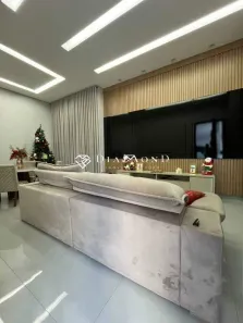 Casa com 3 Quartos à venda, 170m² no Novo Mundo, Uberlândia