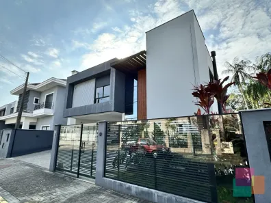 Casa de Condomínio com 3 Quartos à venda, 253m² no Vila Nova, Joinville