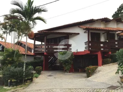 Casa de Condomínio com 3 Quartos à venda, 400m² no Itaipu, Niterói