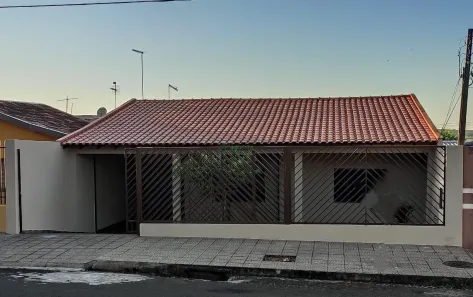 Casa com 3 Quartos à venda, 139m² no Parigot de Souza 2, Londrina