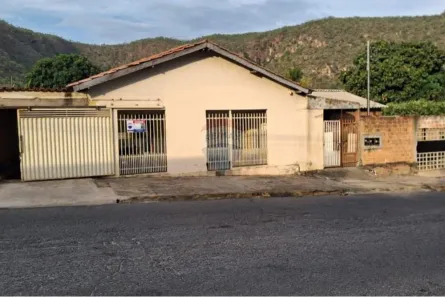 Casa com 4 Quartos à venda, 130m² no Jardim Pitaluga, Barra do Garças