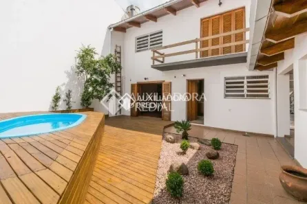 Casa com 3 Quartos para alugar, 224m² no Santana, Porto Alegre
