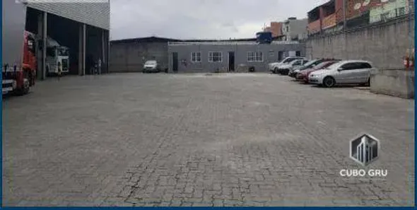 Galpão/Depósito/Armazém para venda ou aluguel, 2400m² no Jardim Presidente Dutra, Guarulhos