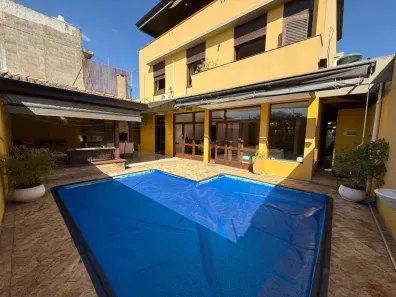 Sobrado com 4 Quartos à venda, 350m² no Cidade São Francisco, São Paulo