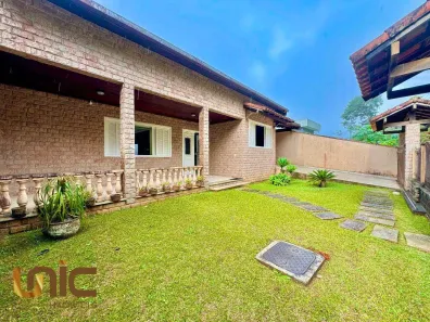Casa de Condomínio com 6 Quartos à venda, 450m² no Carlos Guinle, Teresópolis