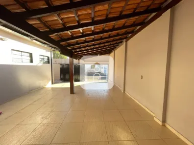 Casa com 3 Quartos para alugar, 175m² no Planalto, Uberlândia