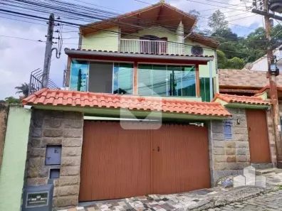 Casa com 3 Quartos à venda, 450m² no Itamarati, Petrópolis