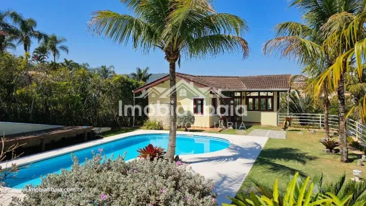 Fazenda/Sítio com 4 Quartos à venda, 360m² no Centro, Bom Jesus dos Perdões