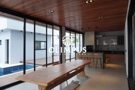 Casa de Condomínio com 4 Quartos para alugar, 360m² no Granja Marileusa, Uberlândia