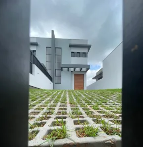 Casa com 3 Quartos à venda, 105m² no Carianos, Florianópolis