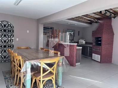 Sobrado com 3 Quartos à venda, 215m² no Jardim do Lago, Jundiaí