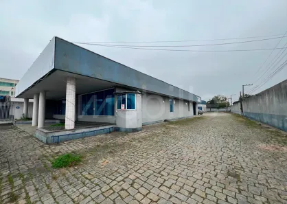 Sala Comercial para alugar, 2000m² no São João, Itajaí