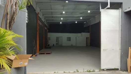 Galpão/Depósito/Armazém para alugar, 250m² no Jardim Álamo, Guarulhos