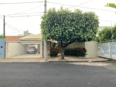 Casa com 4 Quartos à venda, 270m² no Jardim Vivendas, São José do Rio Preto