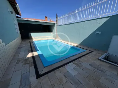 Casa com 4 Quartos à venda, 211m² no Santa Mônica, Uberlândia