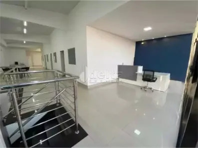 Ponto Comercial para alugar, 660m² no Nossa Senhora Aparecida, Uberlândia