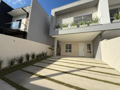 Sobrado com 3 Quartos à venda, 153m² no Vila Nova, Joinville