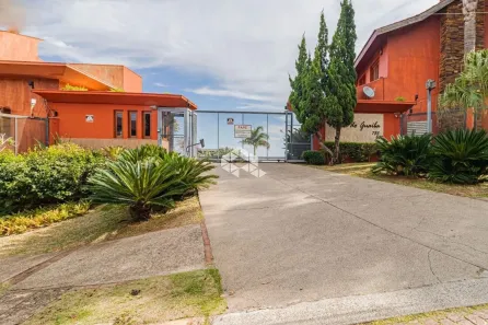 Casa de Condomínio com 3 Quartos à venda, 384m² no Cristal, Porto Alegre