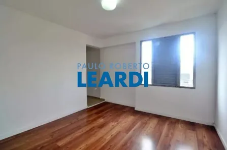 Sobrado com 3 Quartos à venda, 170m² no Parque Jaçatuba, Santo André