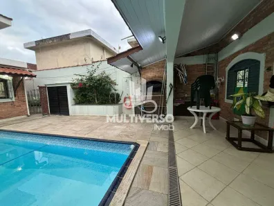 Casa com 4 Quartos à venda, 250m² no Embaré, Santos