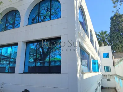 Prédio Comercial para alugar, 700m² no Jardim Everest, São Paulo