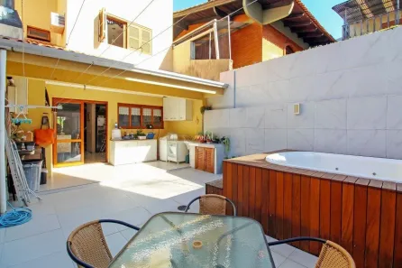 Casa com 3 Quartos à venda, 286m² no Vila Ipiranga, Porto Alegre