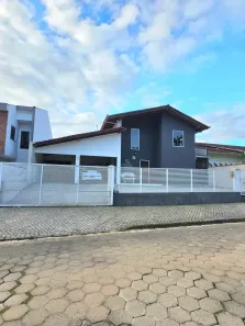 Sobrado com 4 Quartos à venda, 213m² no Santo Antônio, Joinville