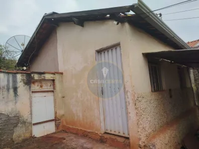 Casa com 2 Quartos à venda, 45m² no Vila Militar, Uberaba