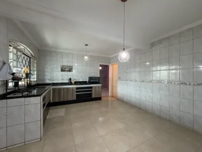 Sobrado com 3 Quartos à venda, 350m² no Santa Maria, Brasília