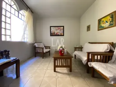 Imóvel Comercial com 5 Quartos para alugar, 348m² no Castelo, Belo Horizonte