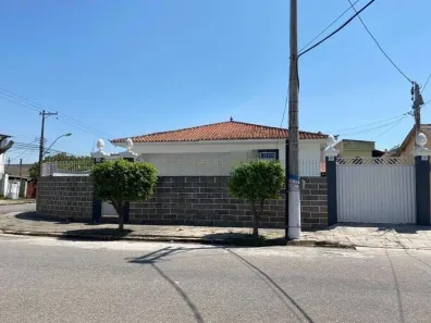 Casa com 3 Quartos à venda, 280m² no Parque Turf Club, Campos dos Goytacazes