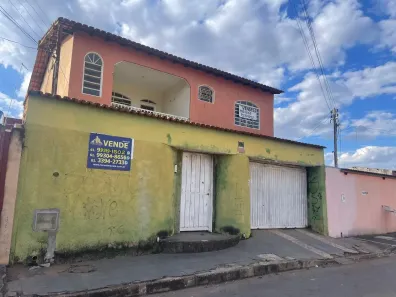 Sobrado com 3 Quartos à venda, 150m² no Santa Maria, Brasília