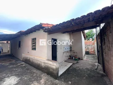 Casa com 3 Quartos à venda, 70m² no Monte Carmelo, Montes Claros
