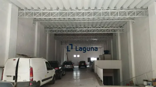 Galpão/Depósito/Armazém para alugar, 686m² no Taboão, Diadema