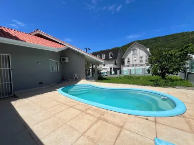 Casa à venda, 212m² no Barra, Balneário Camboriú