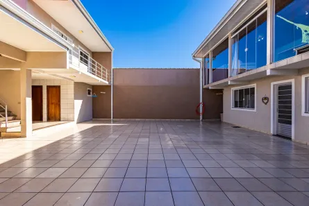 Sobrado com 4 Quartos à venda, 389m² no Lindóia, Curitiba