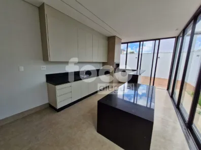Casa de Condomínio com 3 Quartos para alugar, 180m² no Gávea, Uberlândia