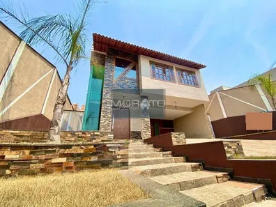 Casa com 3 Quartos à venda, 350m² no Estância Silveira, Contagem