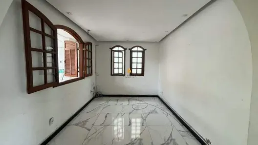 Casa com 4 Quartos à venda, 210m² no Alípio de Melo, Belo Horizonte