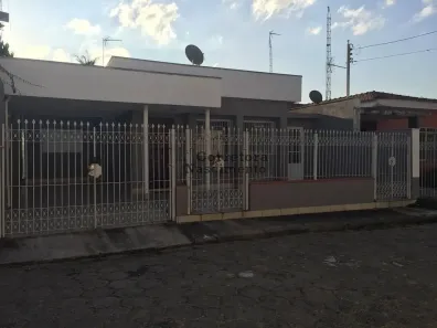 Casa com 3 Quartos à venda, 200m² no Jardim Siesta, Jacareí