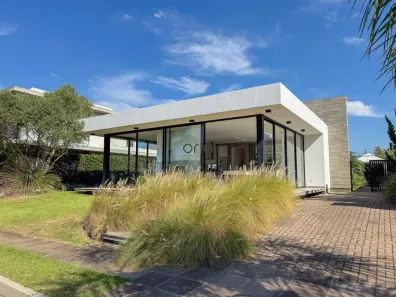 Casa de Condomínio com 4 Quartos à venda, 205m² no XANGRI-LÁ, Xangri-lá