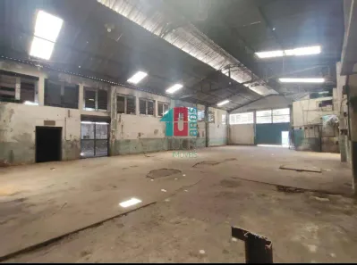 Galpão/Depósito/Armazém para venda ou aluguel, 830m² no Penha Circular, Rio de Janeiro