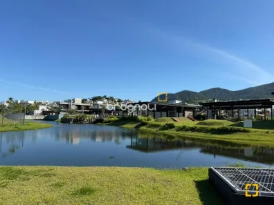 Casa de Condomínio com 4 Quartos à venda, 470m² no Pedra Branca, Palhoça