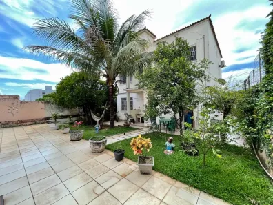 Casa com 4 Quartos à venda, 81m² no Jardim Amália, Volta Redonda