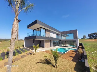 Sobrado com 3 Quartos à venda, 250m² no Terras de Santa Cristina, Paranapanema
