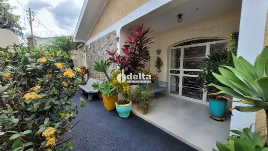 Casa com 3 Quartos à venda, 340m² no Cazeca, Uberlândia
